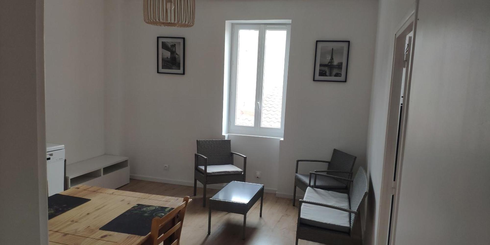 Appartements Simples Et Fonctionnels Pamiers Exterior photo